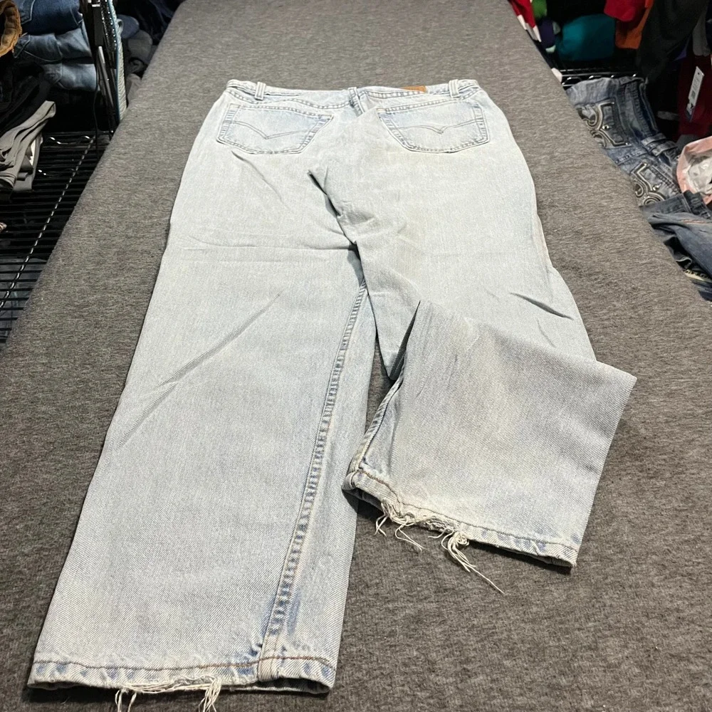 Levis 550 Relaxed Fit Light Wash Distressed Denim Jeans Mens 36x32 vintage 90s